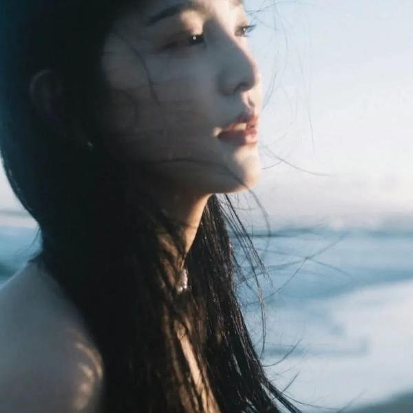 想被拥抱的12个女人